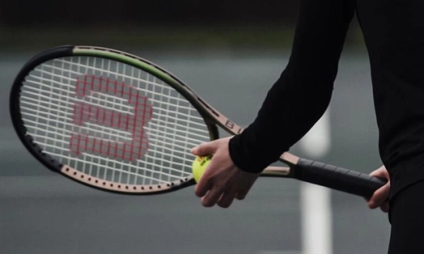 Các dòng vợt tennis Wilson và ưu nhược điểm của chúng