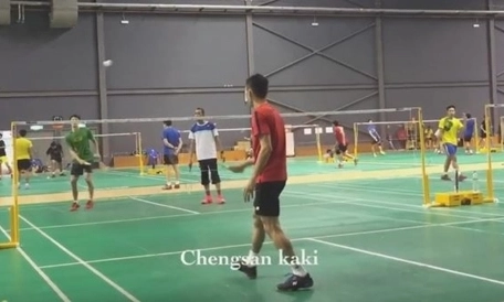 Tay vợt cầu lông số 2 thế giới Lee Chong Wei tập luyện cùng người thầy Misbun Sidek
