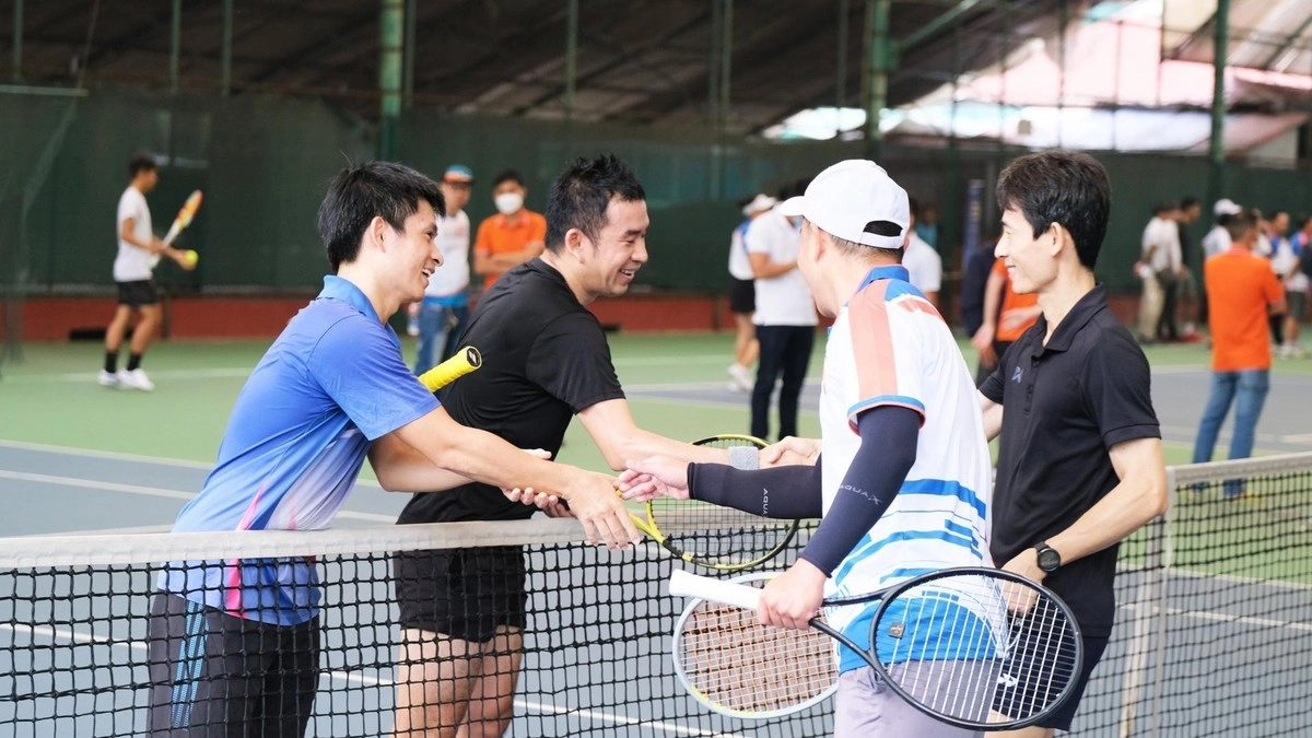 Tập huấn tennis